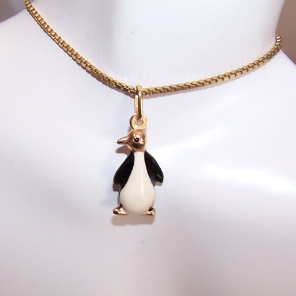 European 9K Gold Black White Enamel Penguin Pendant - Picture 2 of 6
